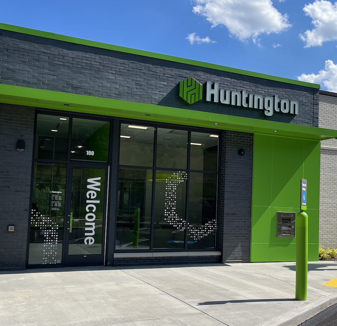 TechVibe Neighborhood Tour Broadcasts From Huntington Bank in Seven Fields